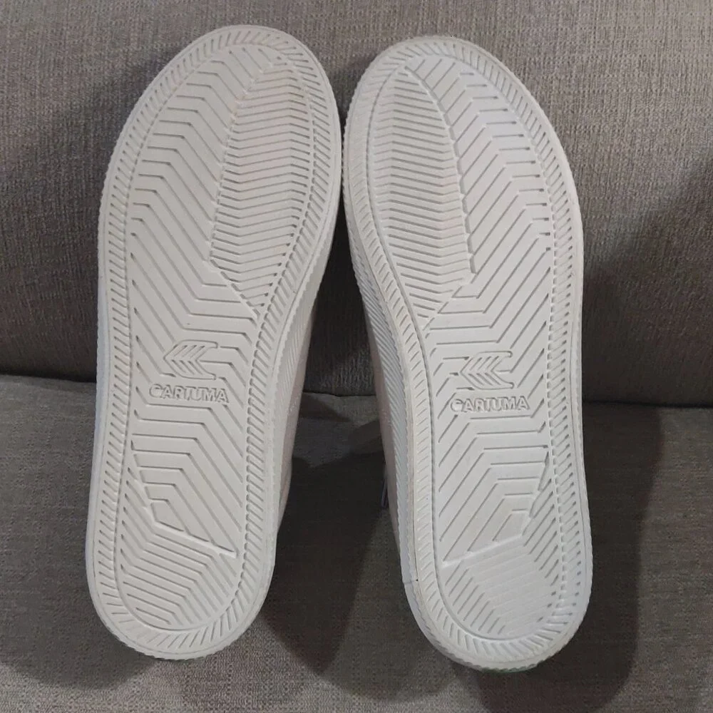 Cariuma Pantone OCA Low Canvas Sneaker Taupe US Women 11/ US Men 9.5